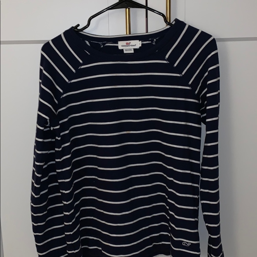 Vineyard Vines lightweight hoodie. Size XS